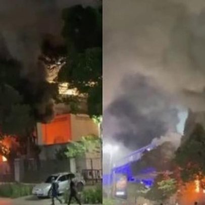 Prédio histórico no Rio de Janeiro é atingido por incêndio