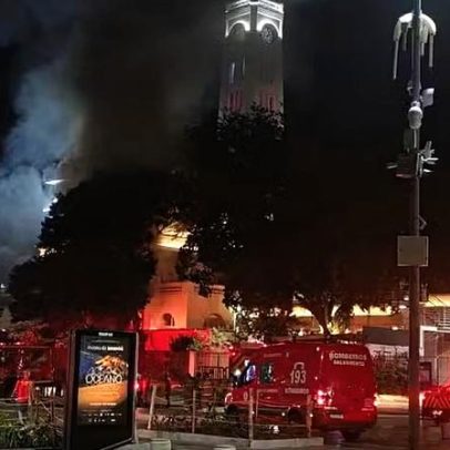 Princípio de incêndio atinge restaurante em prédio histórico no Rio