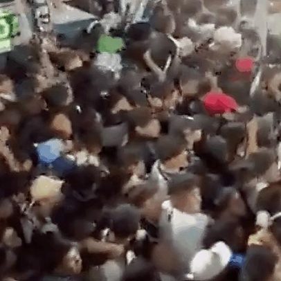 Bandeiraço em estádio peruano deixa 1 morto e 60 feridos