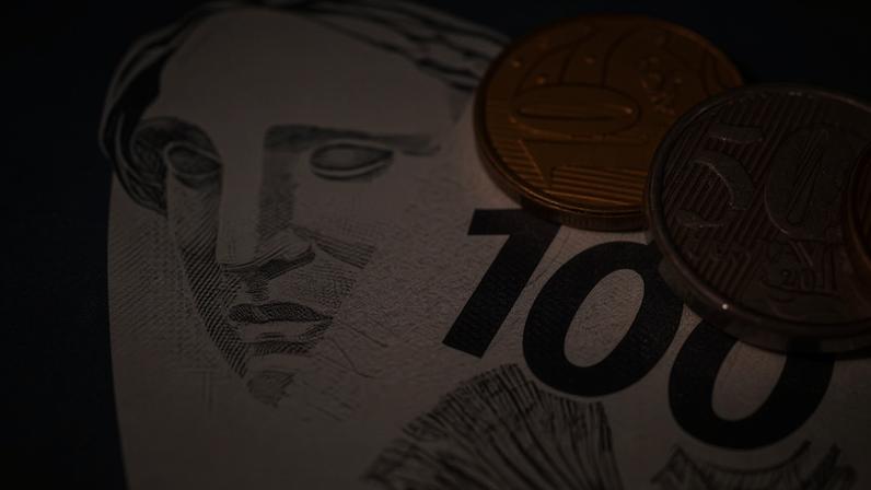 Alíquota progressiva pode chegar a 10% para rendimentos acima de R$ 1,2 milhão — Foto: Getty Images via BBC News