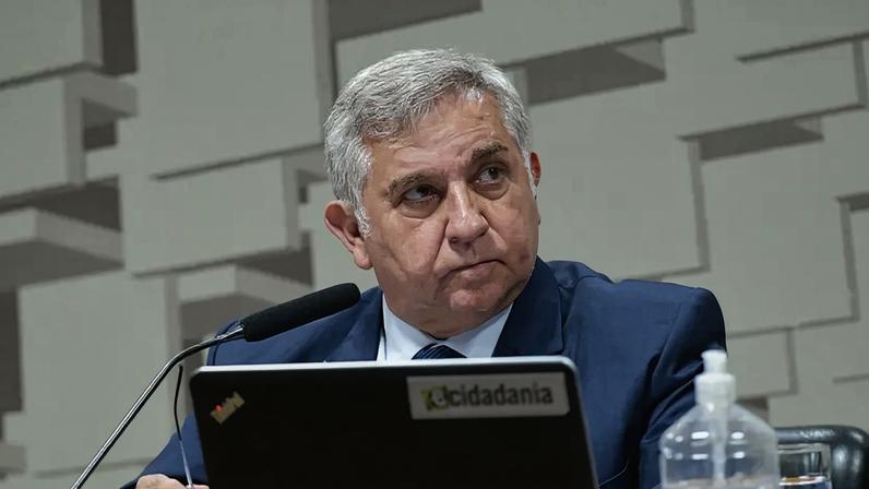 Izalci Lucas coordena o grupo de trabalho que analisa a regulamentação da reforma tributária (Foto: Geraldo Magela/Agência Senado)