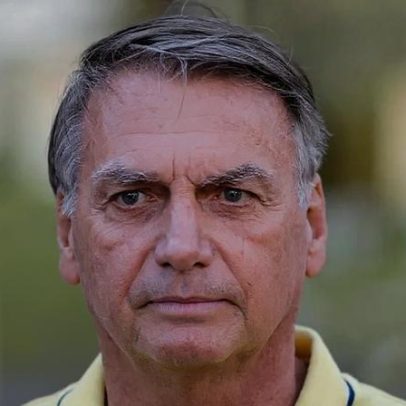 Defesa de Bolsonaro afirma aptidão para cirurgia no ombro, ao STF