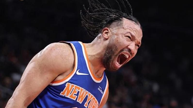 Jalen Brunson comemora cesta na vitória do New York Knicks sobre o Atlanta Hawks na NBA