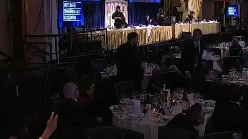 Mesas do jantar com Donald Trump interrompido por tiros