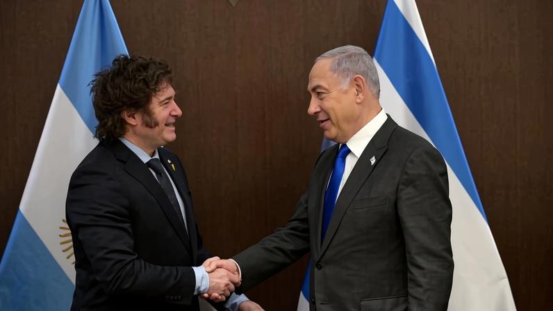 Imagem colorida mostra Javier Milei e Benjamin Netanyahu - Metrópoles