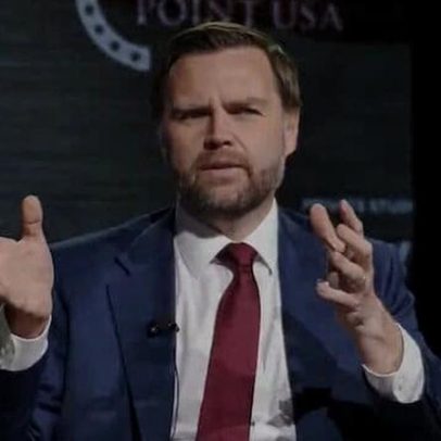 JD Vance diz que o Papa deve ter cuidado ao discutir teologia
