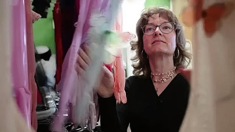 Jeanne Hermans faz luvas para estrelas de Hollywood