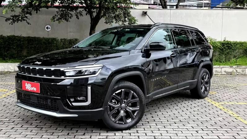 Jeep Commander Longitude é a versão de entrada do SUV — Foto: Cauê Lira/Autoesporte