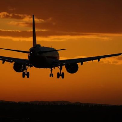 Companhias aéreas cancelam voos devido ao conflito no Oriente Médio