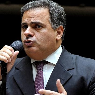 Deputado faz acordo para devolver 1,4 milhão por manter funcionárias fantasmas