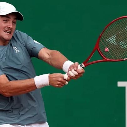 João Fonseca enfrenta Arthur Rinderknech em Monte Carlo ao vivo