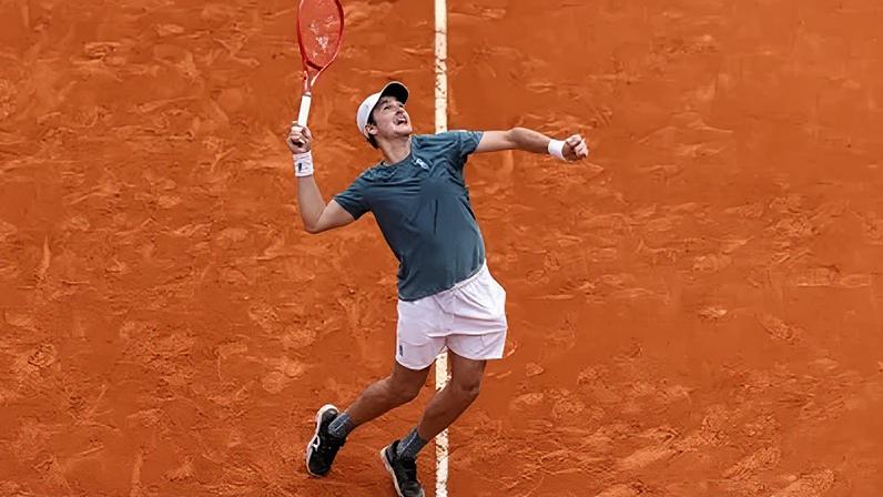 João Fonseca em ação no Masters 1000 de Monte Carlo