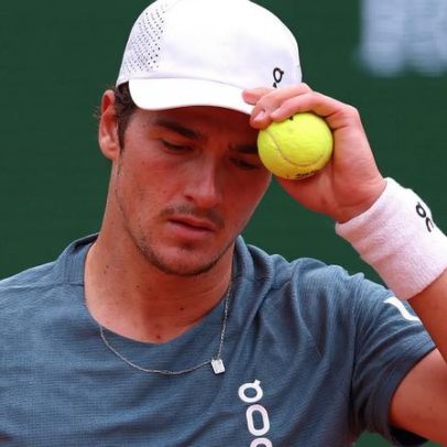 João Fonseca cai nas quartas de Mônaco para Zverev, número 3 do mundo