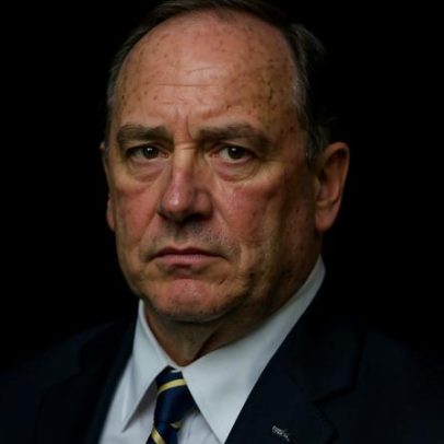 John Phelan é demitido como Secretário da Marinha após conflitos no Pentágono