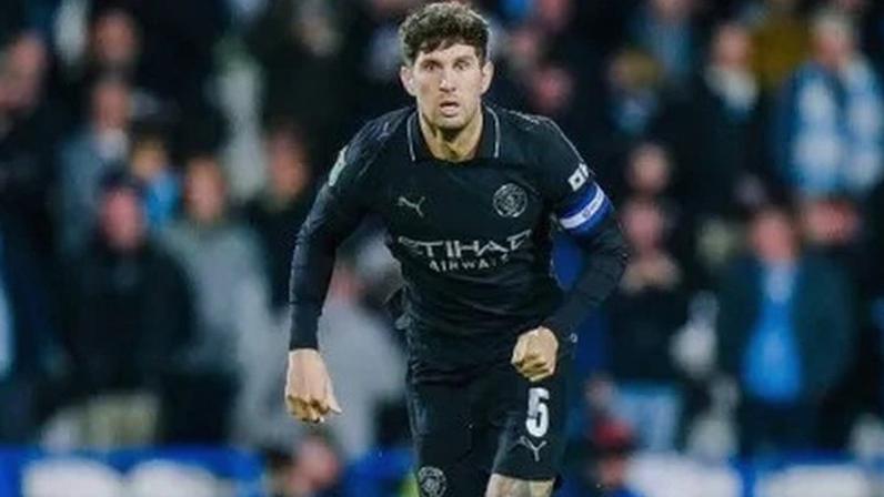 John Stones, zagueiro e capitão do Manchester City anuncia saída do clube