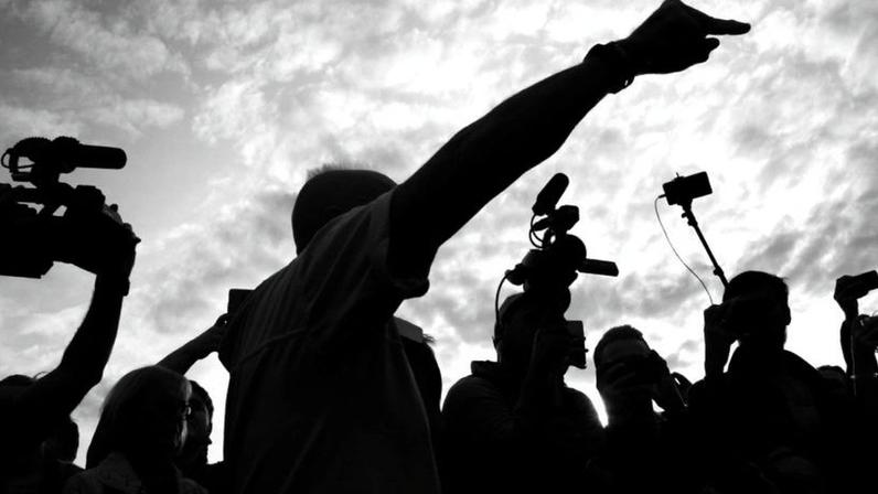 Na imagem, profissionais da imprensa durante cobertura externa; monitoramento anual acompanha casos envolvendo o exercício da atividade no país