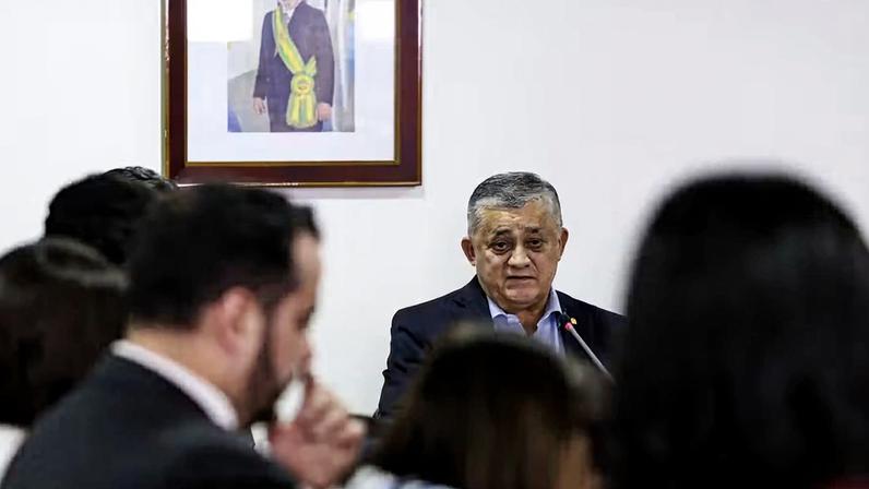 Ministro das Relações Institucionais da Presidência, José Guimarães, concede entrevista coletiva, no Palácio do Planalto