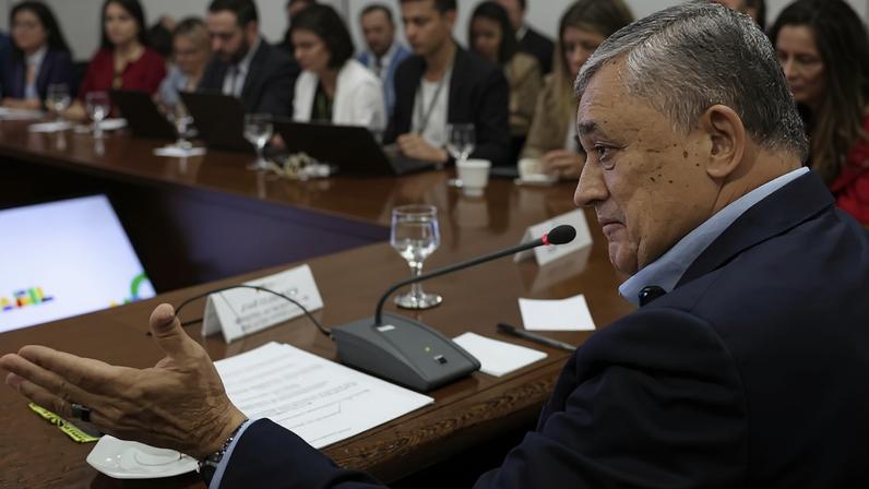 Novo ministro rejeita desonerações para compensar redução da jornada