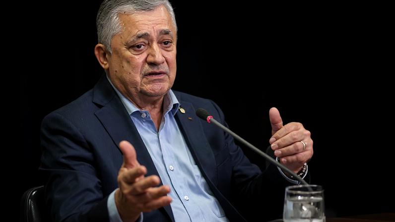 Ministro de Estado Chefe da Secretaria de Relações Institucionais da Presidência da República (SRI), José Guimarães, durante café da manhã com jornalistas no Palácio do Planalto