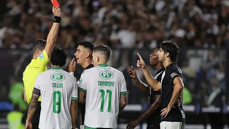 JP é expulso na partida entre Vasco e Audax Italiano