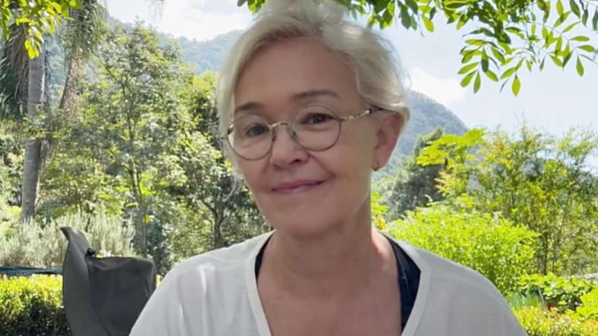 Filha única, a atriz Julia Lemmertz deu um belo destino aos restos mortais do pai e da mãe