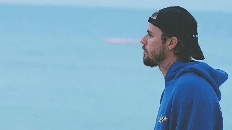 Justin Bieber usou as redes sociais para abrir o coração sobre os sentimentos negativos os quais foi instruído a esconder ao longo da vida