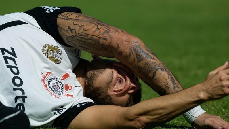 Kayke sofreu a lesão no início do jogo contra o Barra, pela Copa do Brasil