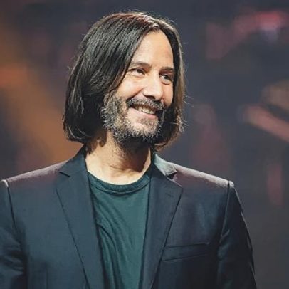 Keanu Reeves orienta atores iniciantes a evitar atitudes negativas