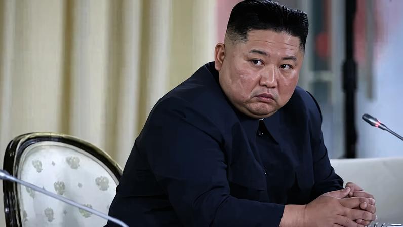 O líder norte-coreano Kim Jong-un discursa durante a Cúpula Rússia-Coreia do Norte em 25 de abril de 2019 em Vladivostok, Rússia