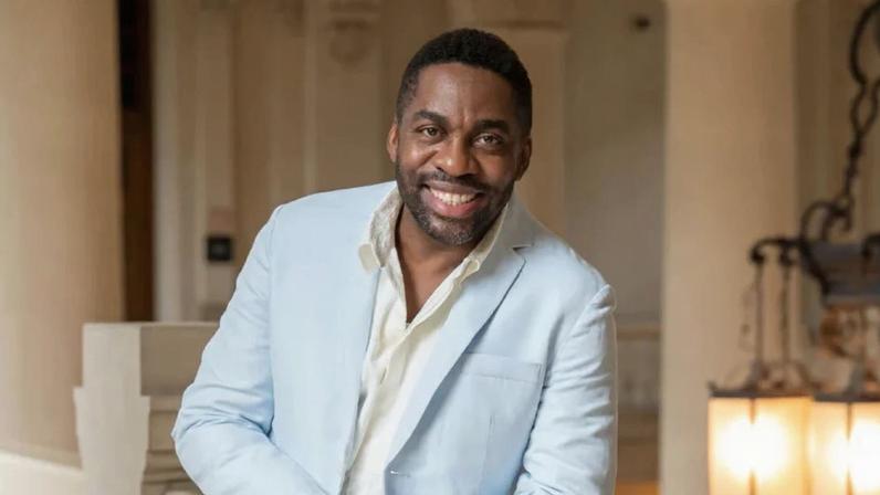 Lázaro Ramos dá vida a personagem marcado por conflitos na nova temporada de Os Outros