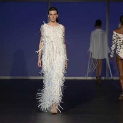Lenny Niemeyer celebra 35 anos com desfile retrospectivo no Museu do Amanhã