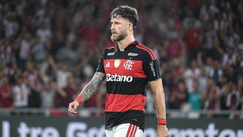 Corte na perna mantém Léo Pereira como desfalque do Flamengo contra Estudiantes