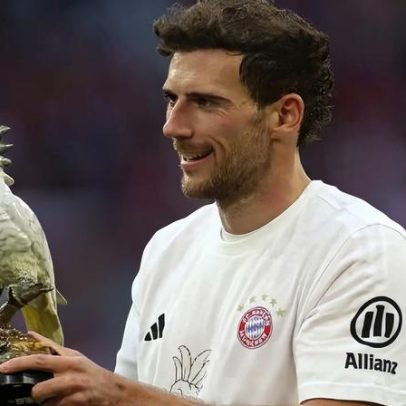 Pássaro de porcelana roubado vira troféu do Bayern
