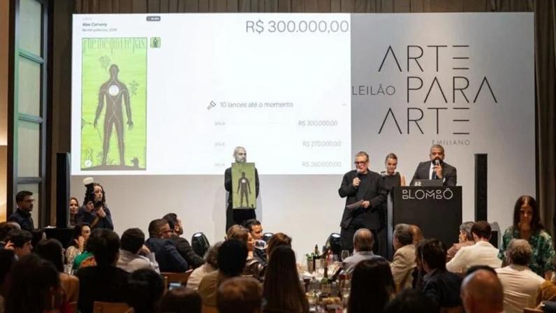 Leilão aconteceu no Hotel Emiliano