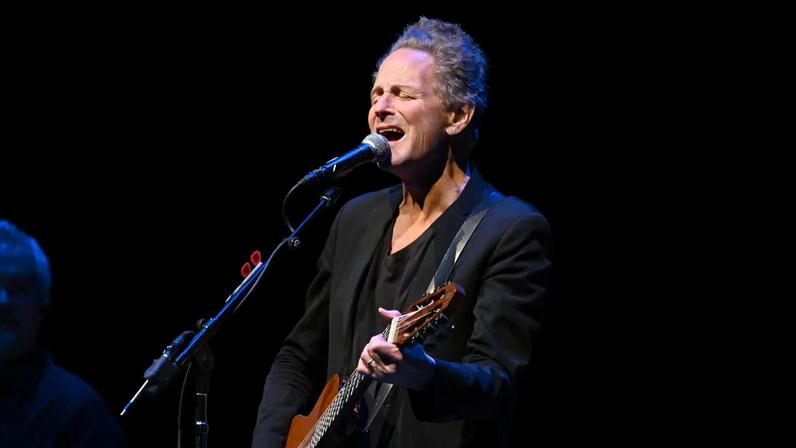 Suposta perseguidora de Lindsey Buckingham é presa em Indiana
