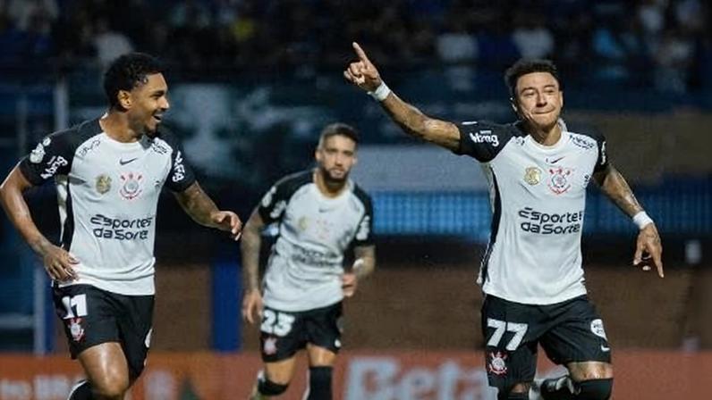 Lingard comemora gol do Corinthians contra o Barra-SC, na Ressacada