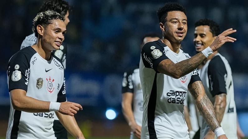 Jesse Lingard comemora seu gol na partida entre Corinthians e Barra-SC na Ressacada