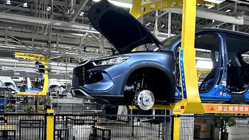 Indústria cresce 1,2% em fevereiro e impulsiona avanço da economia