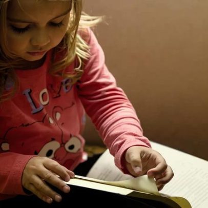 Acesso a livros didáticos amplia oportunidades educacionais