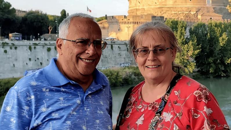 Na imagem, Louis Prevost aparece ao lado de sua mulher, Deborah Prevost, em Roma; ganhou destaque depois de elogio de Donald Trump
