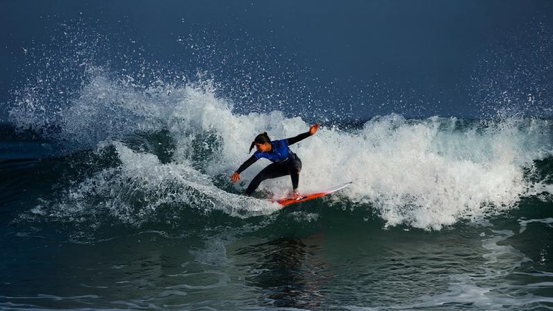 Luana Silva em ação na última etapa, em Bells Beach — Foto: Ed Sloane/World Surf League