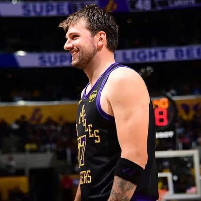 Luka Doncic quebra dois recordes da NBA após cumprir suspensão
