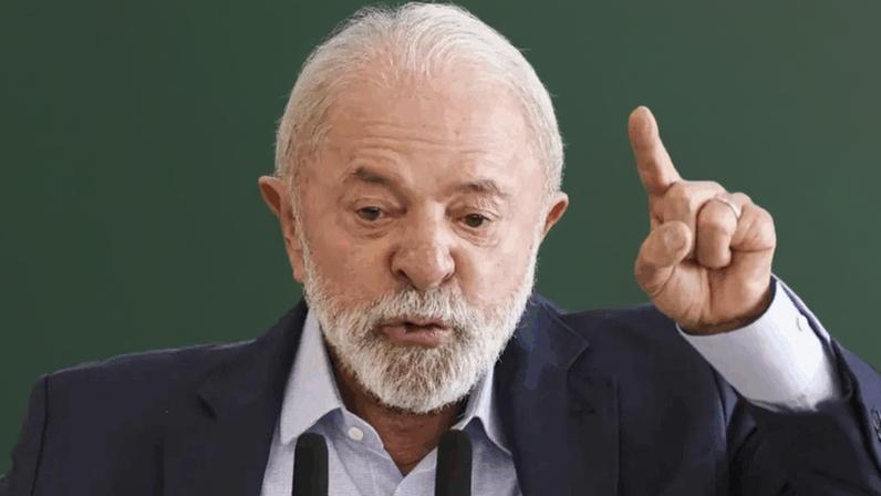 “Depois da experiência democrática bem sucedida, o Brasil passou por um golpe de Estado e caiu nas mãos de um fascista”, declarou