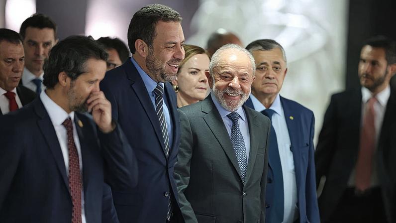 Presidente Lula sanciona IR zero a quem ganha até R$ 5.000 mensais