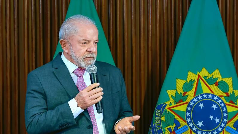 Empate com Flávio leva Lula a mudança de estratégia e reforça o pacote do PT