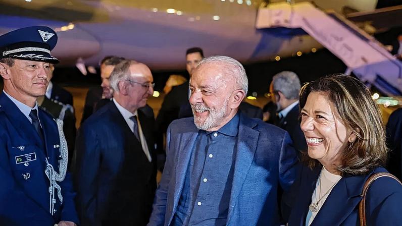 O presidente Lula desembarcou no Aeroporto Josep Tarradellas Barcelona-El Prat nesta 5ª feira