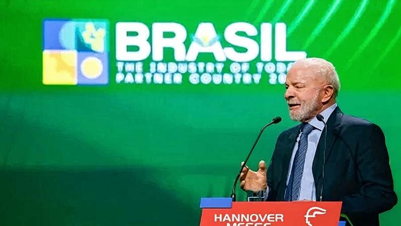 O presidente disse que o Brasil está participando da feira de Hannover para aprender as novidades da indústria mundial