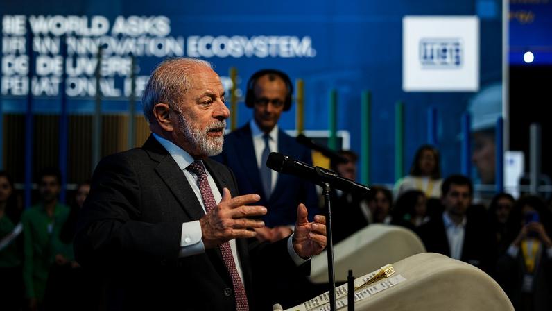 Presidente Lula durante visita à Feira Industrial de Hanôver