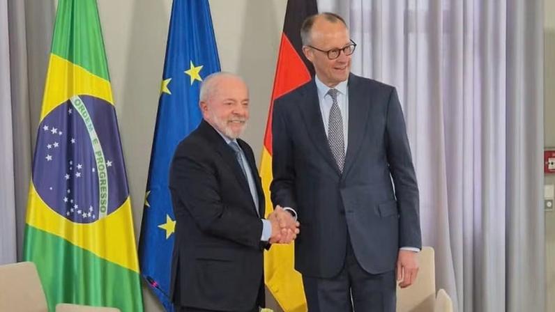 Presidente Luiz Inácio Lula da Silva se reuniu com o chanceler alemão, Friedrich Merz, na Alemanha — Foto: Taís Hirata/Valor Econômico