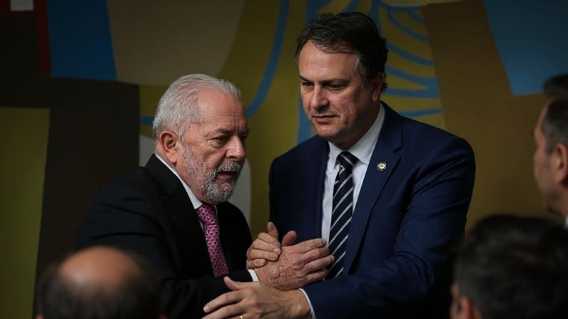 O presitende da República, Luiz Inácio Lula da Silva (PT), e o ex-ministro da Educação, Camilo Santana
